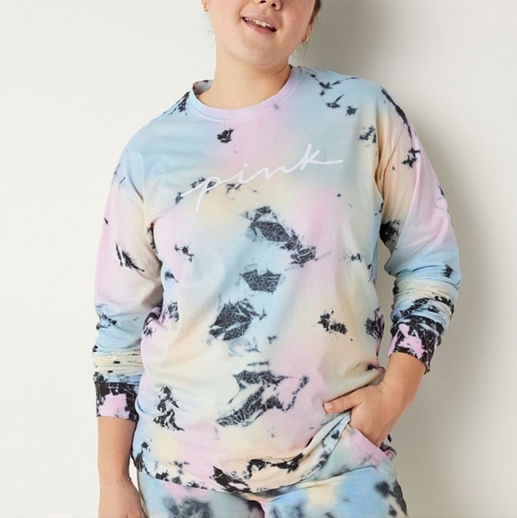 VS PINK CAMPUS TEE - Picture 2 of 9